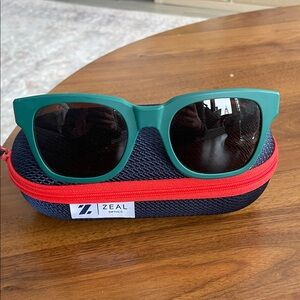 Zeal Optics polarized suns
Worn a few times - like new! Unisex